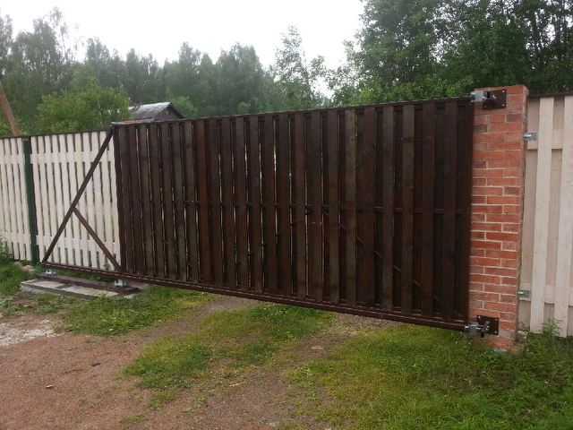 Откатные ворота 4Х2 в СНТ Высоцкое