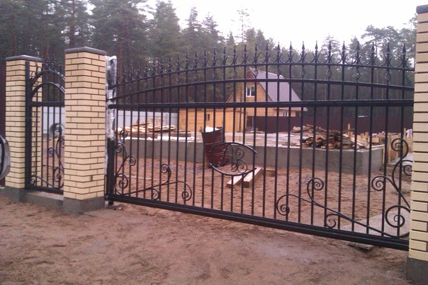 Арочные автоматические откатные ворота 4х2 в г.Приморск